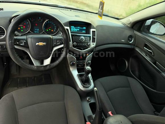 EYÜPOPLU MOTORSDAN DÜŞÜK KM Lİ CRUZE