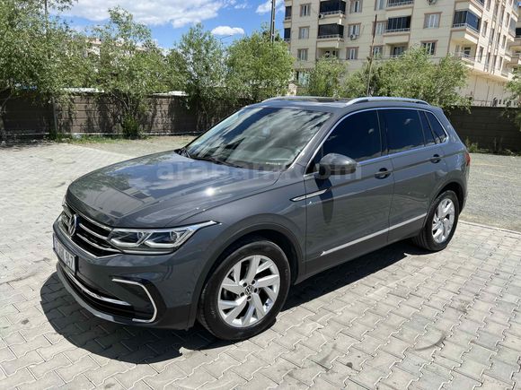 TERTEMİZ SERVİS BAKIMLI TİGUAN ELEGANCE 1.5 TSİ ELEGANCE CAM TAVAN 