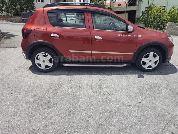 Sahibinden Dacia Sandero 0.9 TCe Stepway Easy-R 2017 Model