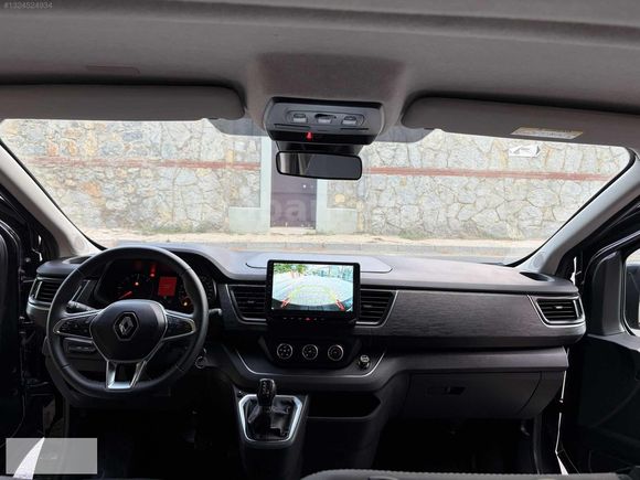 2023 RENAULT TRAFİC 8+1OTOMOBİL GERİ GÖRÜŞ VAKUM KAPI 41 BİN KM