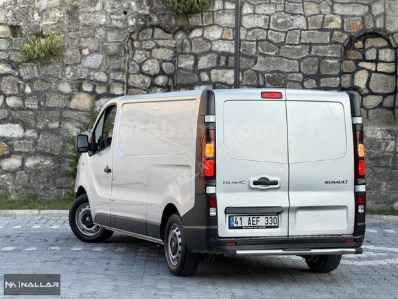 'NALLAR AUTO' TR'DE TEK TERTEMİZ DÜŞÜK KM RENAULT TRAFİC