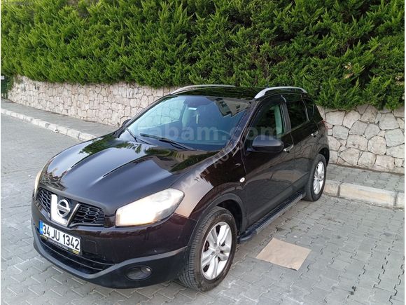 AZAT AUTO,DAN 2012 NİSSAN QASHQAİ 1.5DCİ CAM TAVANLI