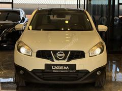ÜGEM'DEN 2012 NISSAN QASHQAI SKYPACK CAM TAVAN BOSE BOYASIZ