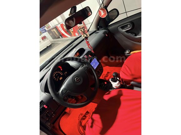 Sahibinden Opel Corsa 1.3 CDTI Essentia 2006 Model 