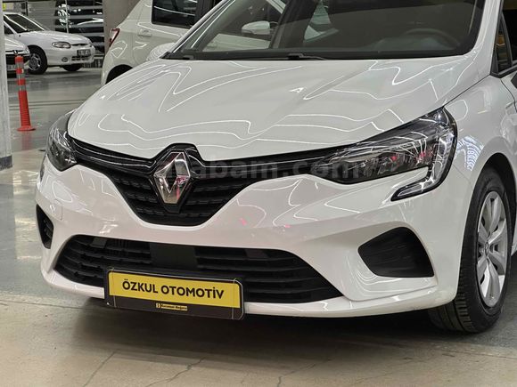 ÖZKUL OTOMOTİV’DEN 2022 RENAULT CLİO 1.0 TCE 90 HP JOY 30.000 KM OTOMATİK VİTES 