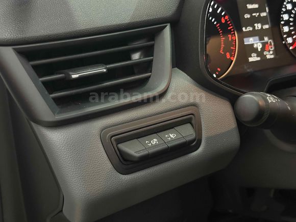 ÖZKUL OTOMOTİV’DEN 2022 RENAULT CLİO 1.0 TCE 90 HP JOY 30.000 KM OTOMATİK VİTES 