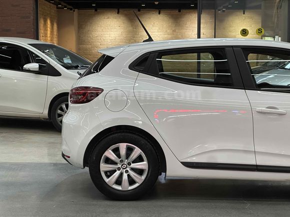 ÖZKUL OTOMOTİV’DEN 2022 RENAULT CLİO 1.0 TCE 90 HP JOY 30.000 KM OTOMATİK VİTES 