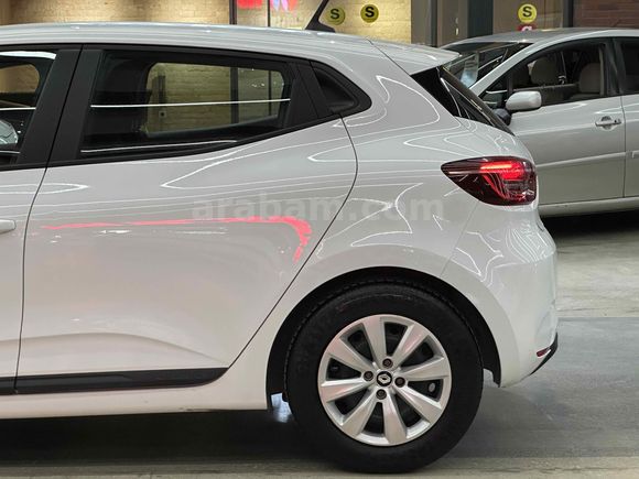 ÖZKUL OTOMOTİV’DEN 2022 RENAULT CLİO 1.0 TCE 90 HP JOY 30.000 KM OTOMATİK VİTES 