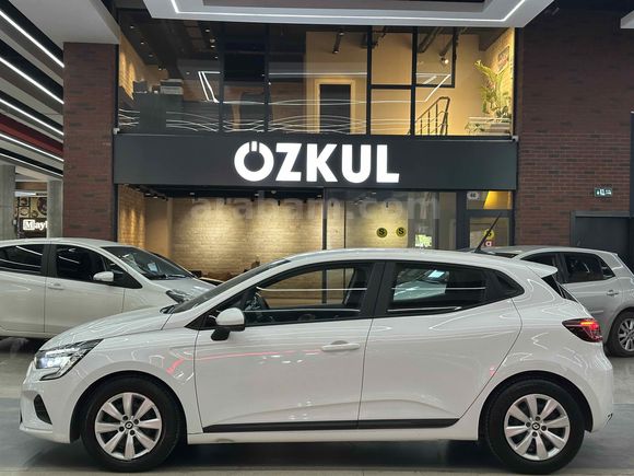 ÖZKUL OTOMOTİV’DEN 2022 RENAULT CLİO 1.0 TCE 90 HP JOY 30.000 KM OTOMATİK VİTES 