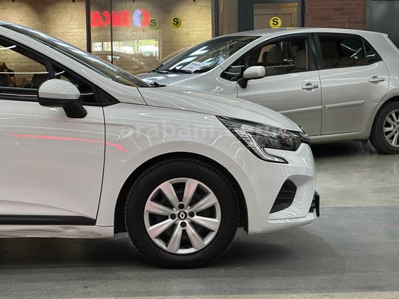 ÖZKUL OTOMOTİV’DEN 2022 RENAULT CLİO 1.0 TCE 90 HP JOY 30.000 KM OTOMATİK VİTES 