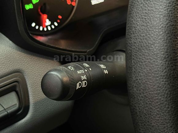 ÖZKUL OTOMOTİV’DEN 2022 RENAULT CLİO 1.0 TCE 90 HP JOY 30.000 KM OTOMATİK VİTES 