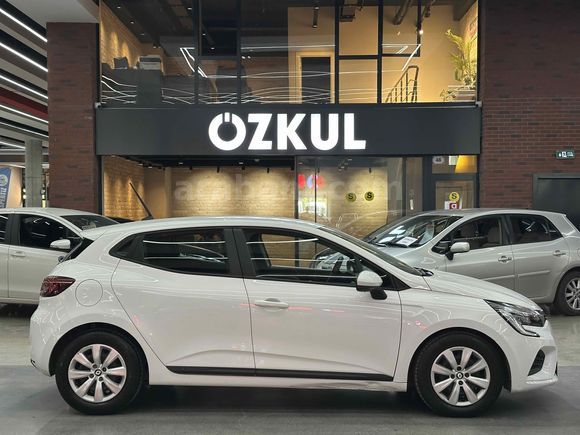 ÖZKUL OTOMOTİV’DEN 2022 RENAULT CLİO 1.0 TCE 90 HP JOY 30.000 KM OTOMATİK VİTES 