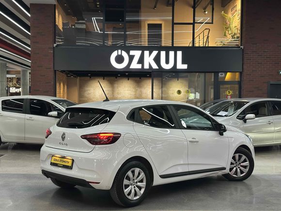 ÖZKUL OTOMOTİV’DEN 2022 RENAULT CLİO 1.0 TCE 90 HP JOY 30.000 KM OTOMATİK VİTES 