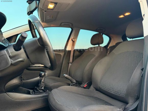 OPEL CORSA İLK SAHİBİNDEN DÜŞÜK KM SERVİS BAKIMLI
