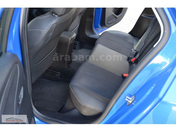EKSPRES PLAZA'DAN 2022 OPEL CORSA 1.2 ELEGANCE