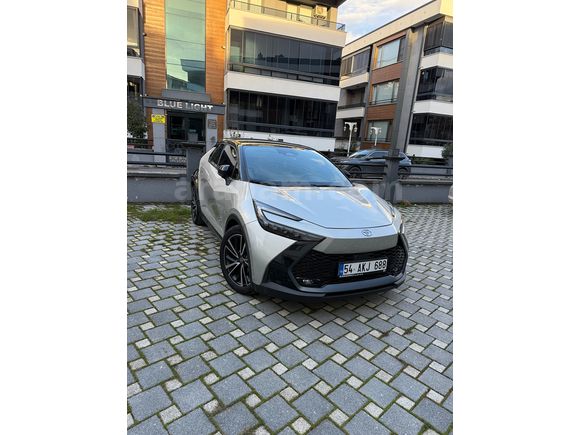 Sahibinden Toyota C-HR 1.8 Hybrid Passion X-Style 2023 Model 