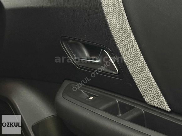 ÖZKUL OTOMOTİV'DEN 2023 CITROEN C4x 1.2 PURETECH FEEL BOLD