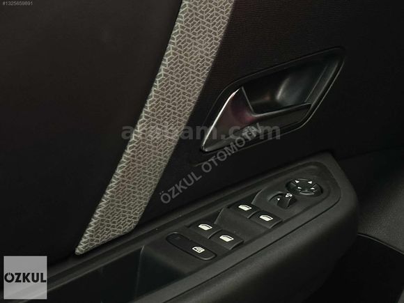 ÖZKUL OTOMOTİV'DEN 2023 CITROEN C4x 1.2 PURETECH FEEL BOLD