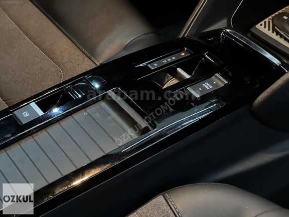 ÖZKUL OTOMOTİV'DEN 2023 CITROEN C4x 1.2 PURETECH FEEL BOLD