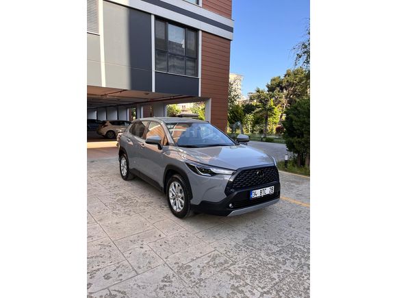Sahibinden Toyota Corolla Cross 1.8 Hybrid Flame 2024 Model 