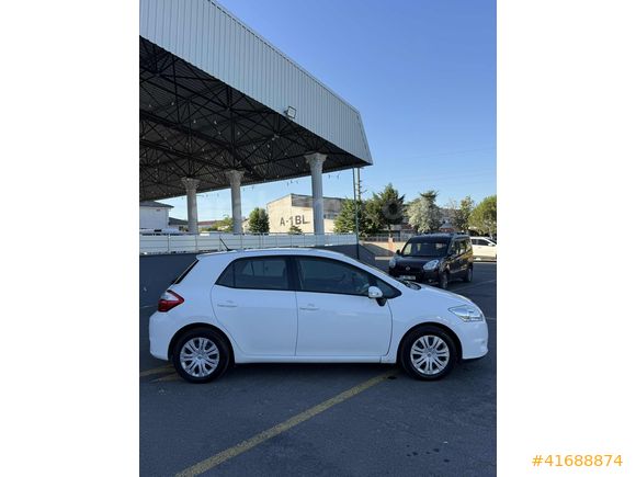 TOYATA AURİS 2011 MODEL 1.33 BENZİN LPG