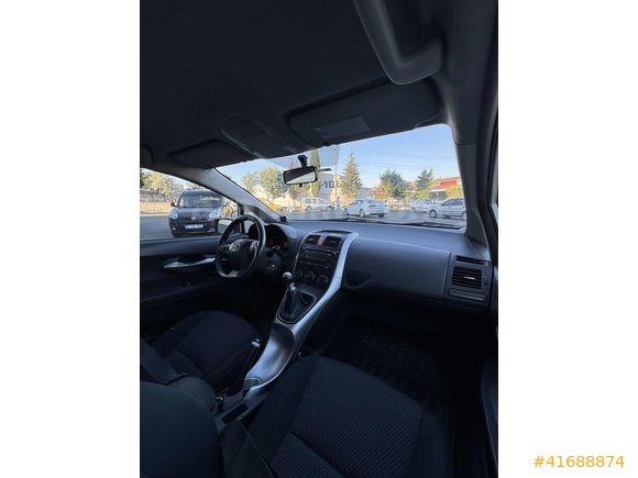 TOYATA AURİS 2011 MODEL 1.33 BENZİN LPG
