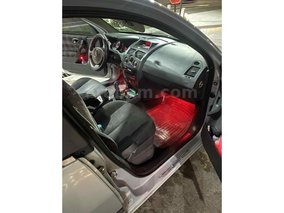 Sahibinden Renault Megane 1.4 Authentique 2004 Model 