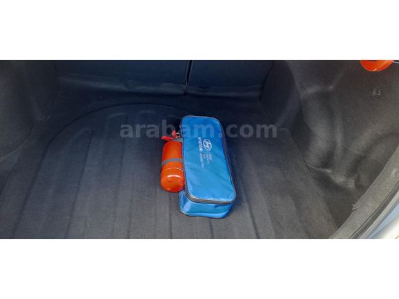 Sahibinden Benzinli Accent Blue 1.4 D-CVVT Mode Plus 2015 Model