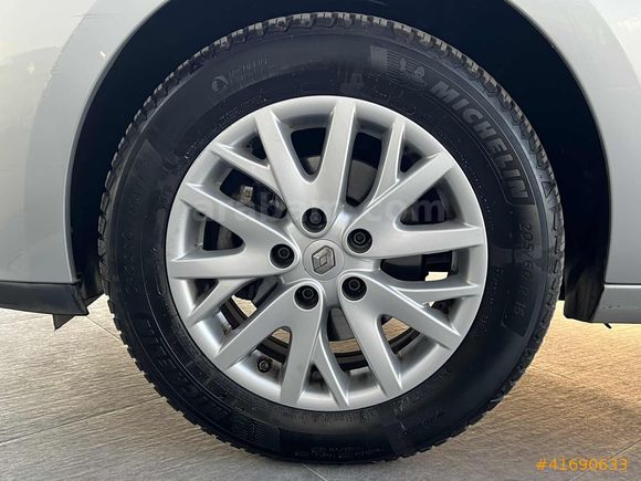 HATASIZ 2015 MEGANE 1.5 DCI TOUCH PLUS MANUEL 44.000 KM