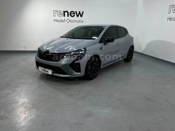HEDEF RENAULT PLAZA'DAN 2024 CLİO TECHNO ESPRİT ALPİNE XTRONİC