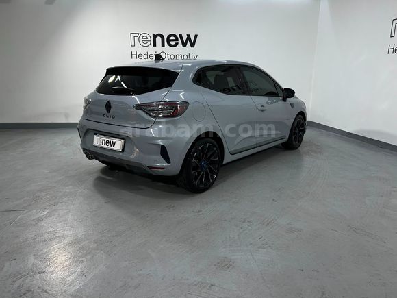 HEDEF RENAULT PLAZA'DAN 2024 CLİO TECHNO ESPRİT ALPİNE XTRONİC