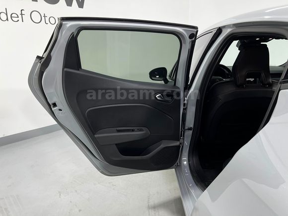 HEDEF RENAULT PLAZA'DAN 2024 CLİO TECHNO ESPRİT ALPİNE XTRONİC