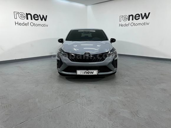 HEDEF RENAULT PLAZA'DAN 2024 CLİO TECHNO ESPRİT ALPİNE XTRONİC