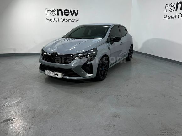HEDEF RENAULT PLAZA'DAN 2024 CLİO TECHNO ESPRİT ALPİNE XTRONİC