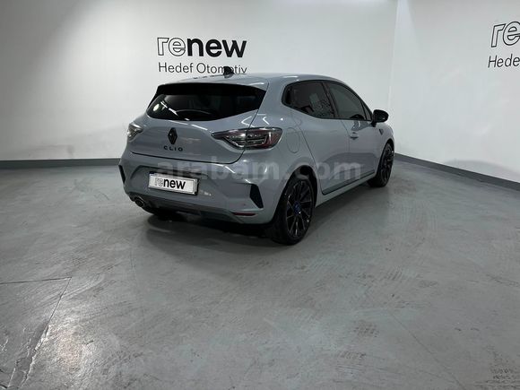 HEDEF RENAULT PLAZA'DAN 2024 CLİO TECHNO ESPRİT ALPİNE XTRONİC