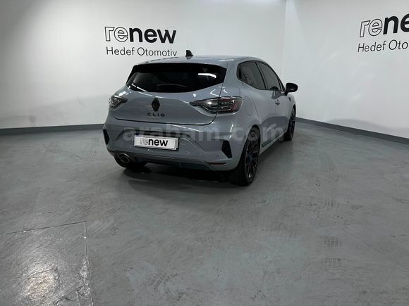 HEDEF RENAULT PLAZA'DAN 2024 CLİO TECHNO ESPRİT ALPİNE XTRONİC