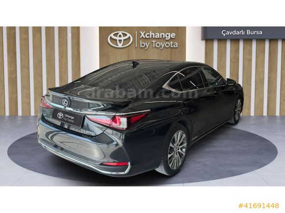 ÇAVDARLI LEXUS PLAZA'DAN 2020 LEXUS ES 300h BUSİNESS PLUS