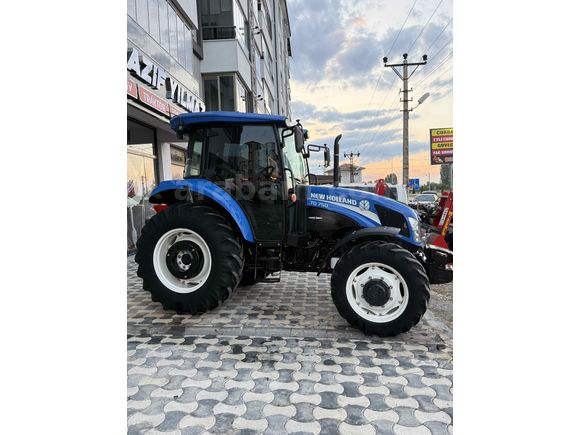2015 New Holland TD75D  Bluemaster Poweshuttle