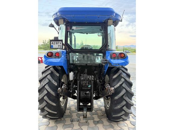 2015 New Holland TD75D  Bluemaster Poweshuttle