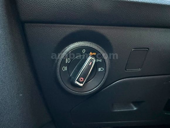 - HATASIZ - LEON FR 1.5 EcoTSI - CAM TAVAN -