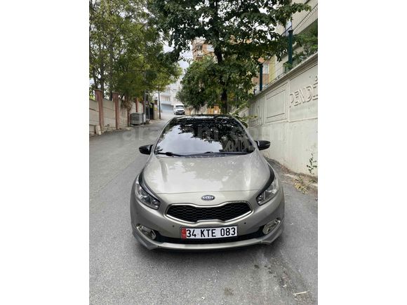 Sahibinden Kia Ceed 1.6 CRDi Premium 2013 Model  177.000 km Şampanya
