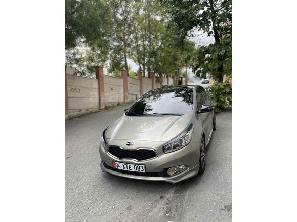 Sahibinden Kia Ceed 1.6 CRDi Premium 2013 Model  177.000 km Şampanya