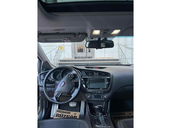 Sahibinden Kia Ceed 1.6 CRDi Premium 2013 Model  177.000 km Şampanya
