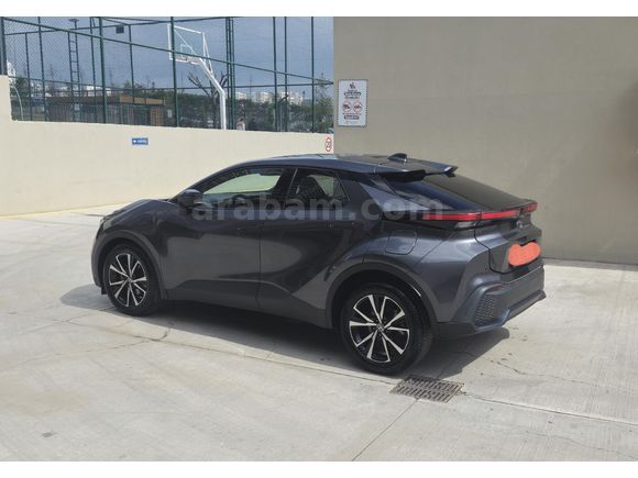 Sahibinden Toyota C-HR 1.8 Hybrid Passion 2024 Model Ankara 20.500 km Gri (metalik)