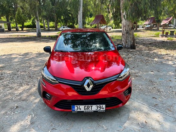 ilk sahibinden Clio 1.0 TCe Touch 2023 Model Mersin