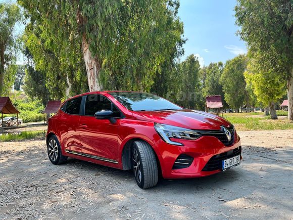ilk sahibinden Clio 1.0 TCe Touch 2023 Model Mersin