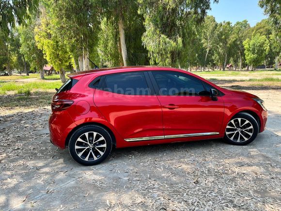 ilk sahibinden Clio 1.0 TCe Touch 2023 Model Mersin