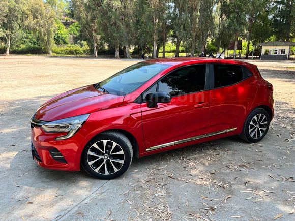 ilk sahibinden Clio 1.0 TCe Touch 2023 Model Mersin