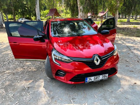 ilk sahibinden Clio 1.0 TCe Touch 2023 Model Mersin