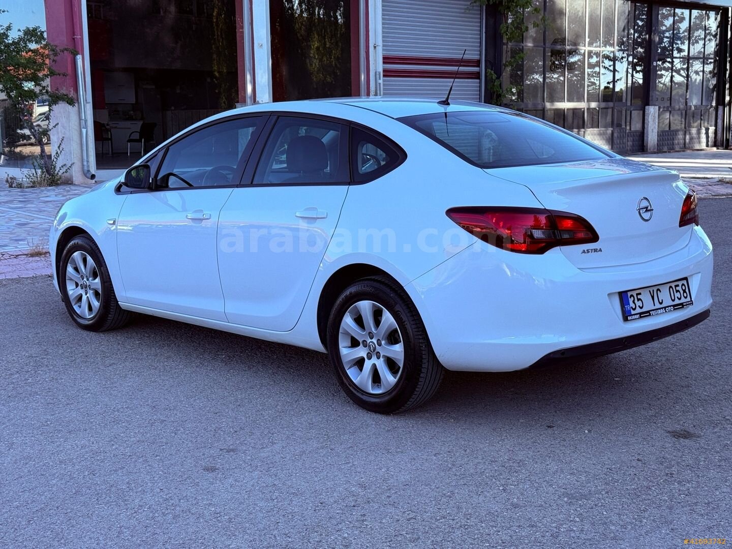 Galeriden Opel Astra 1.6 Edition Plus 2016 Model Aksaray 139.000 km Beyaz 7